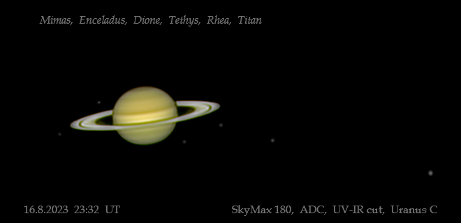 Saturn se šesti měsíci přes MC180