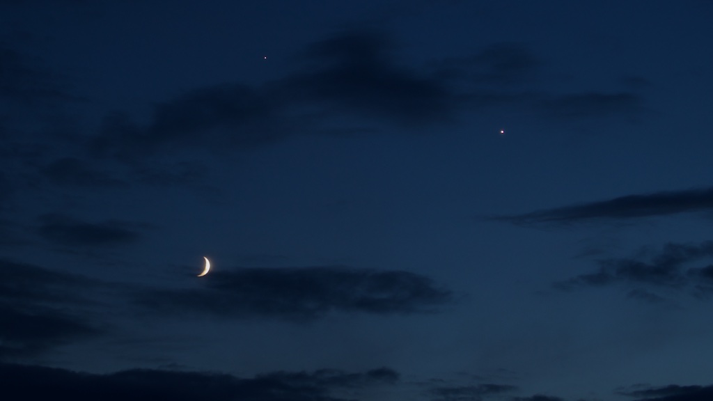 Konjunkce Měsíce, Venuše a Jupiteru