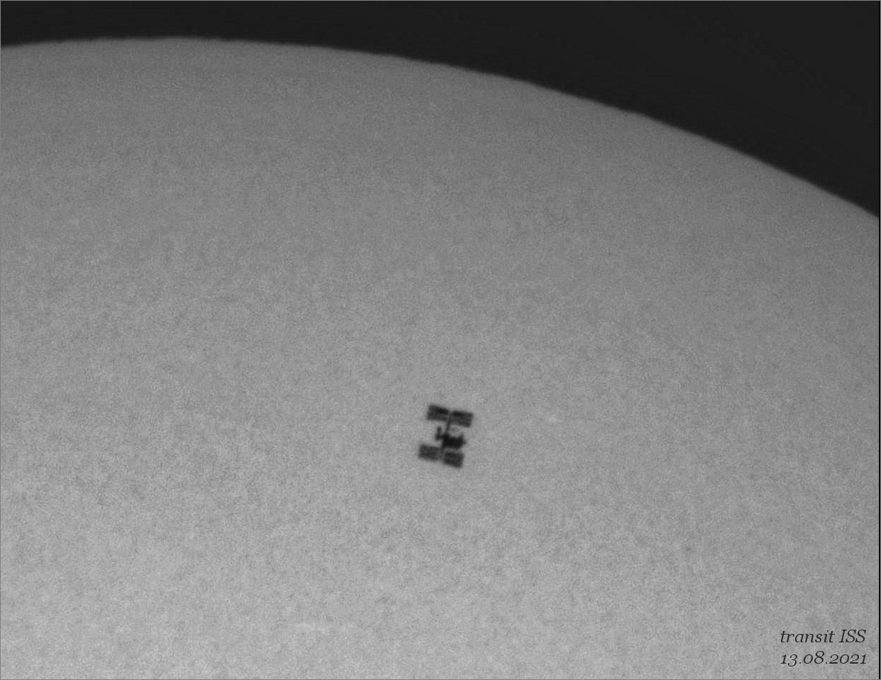 transit ISS přes Slunce