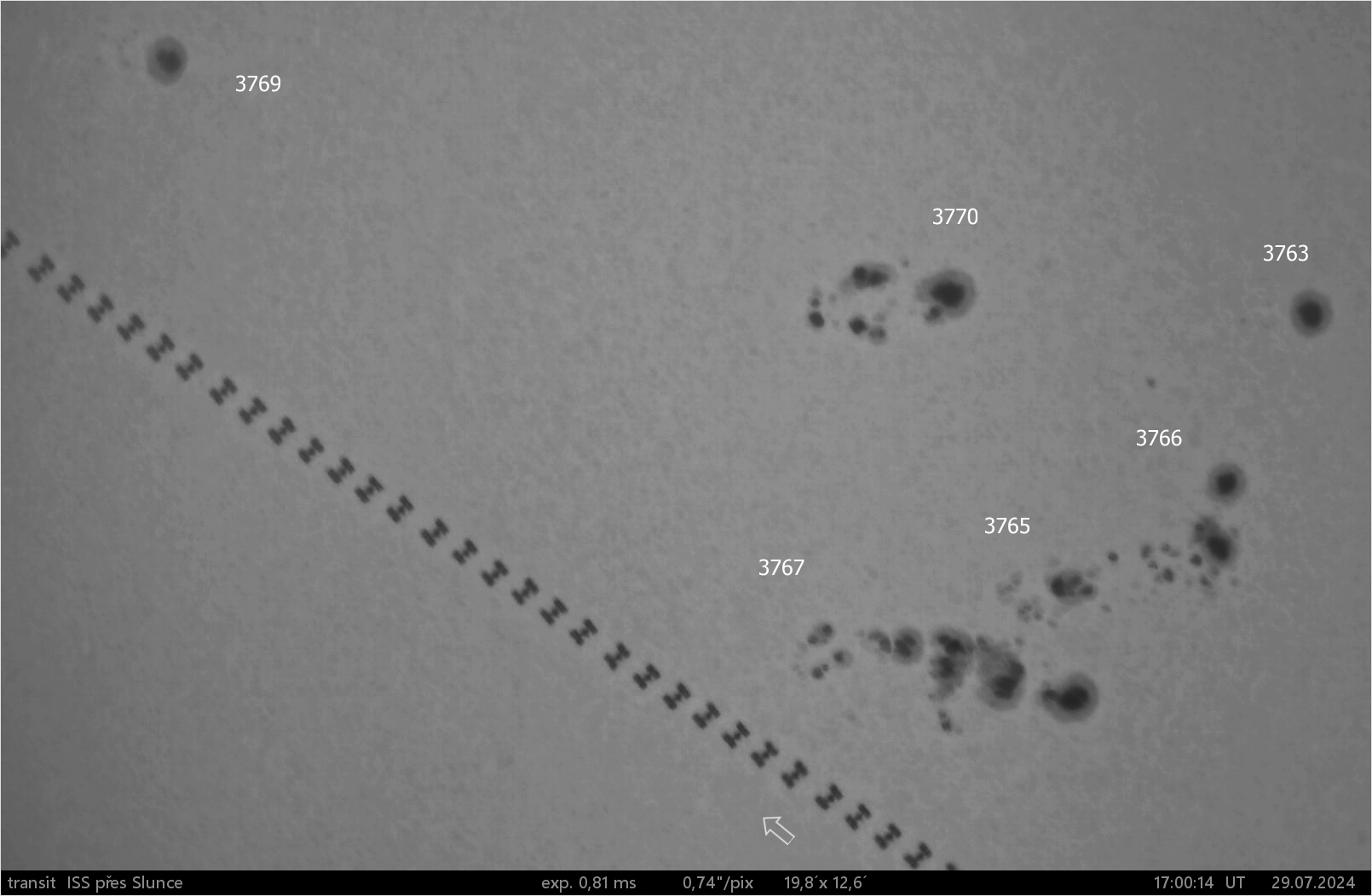 transit ISS přes Slunce