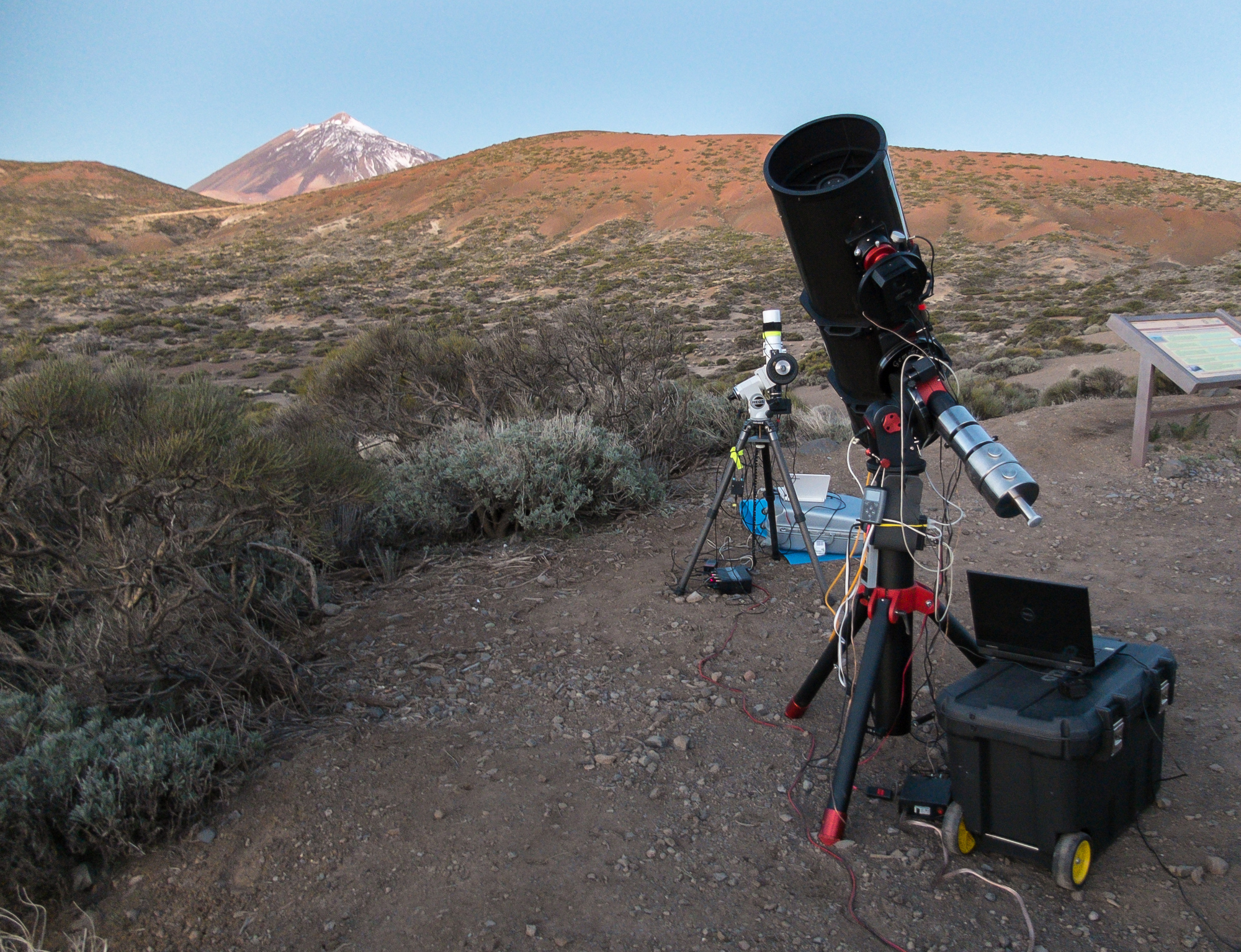 Úsvit pod vrcholkem Izaña, 2308nm